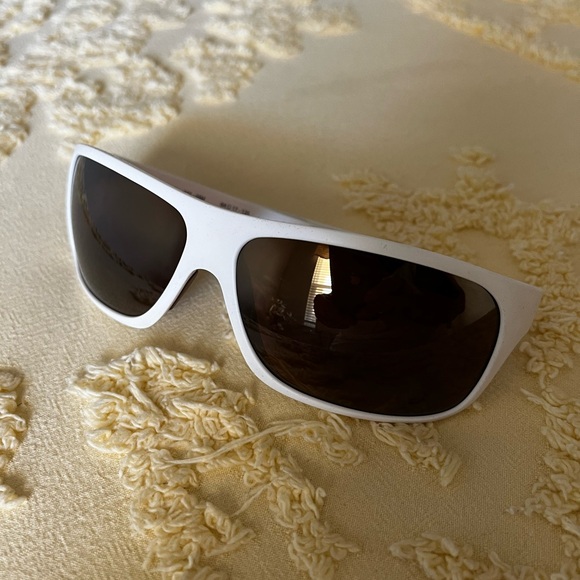 Maui Jim Island Time White Frame Sunglasses - Picture 1 of 6